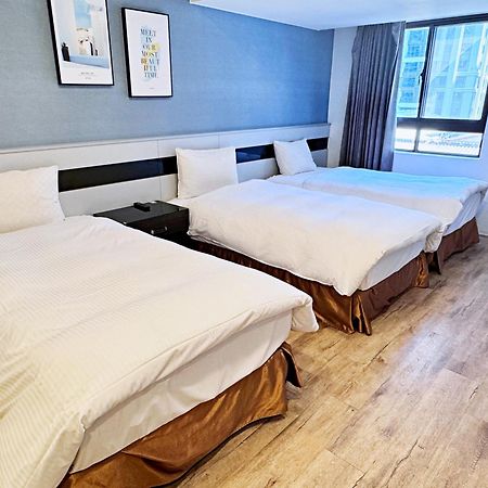 Bonjour Hotel Тайджун Екстериор снимка