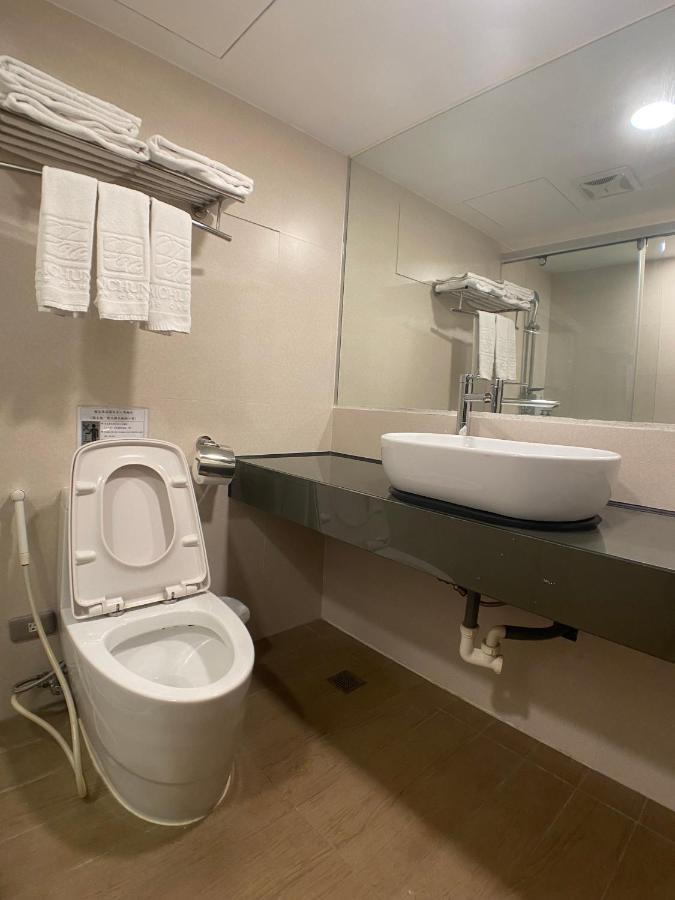 Bonjour Hotel Тайджун Екстериор снимка