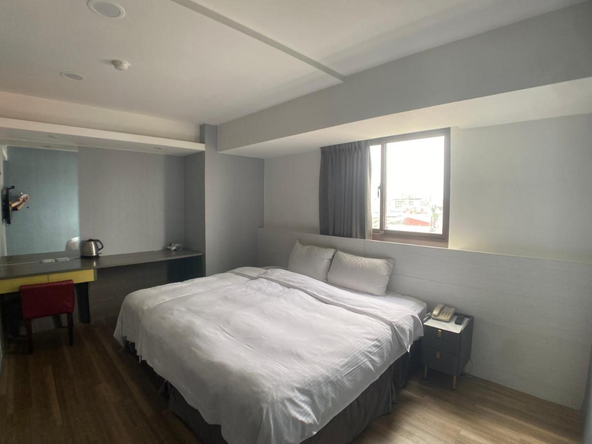 Bonjour Hotel Тайджун Екстериор снимка