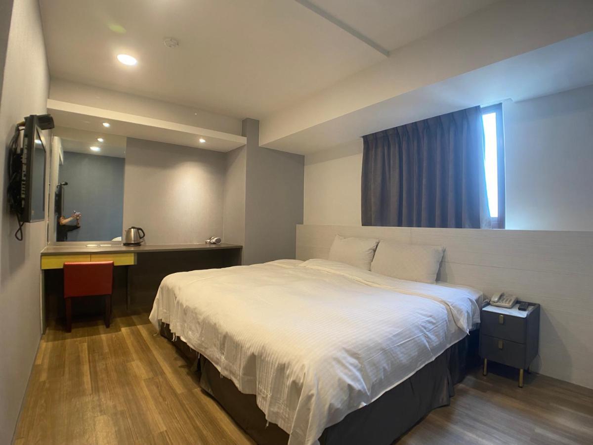Bonjour Hotel Тайджун Екстериор снимка