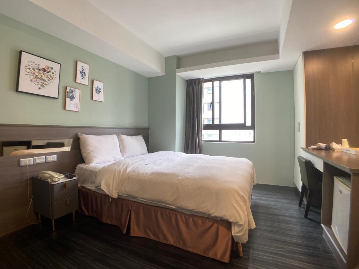 Bonjour Hotel Тайджун Екстериор снимка