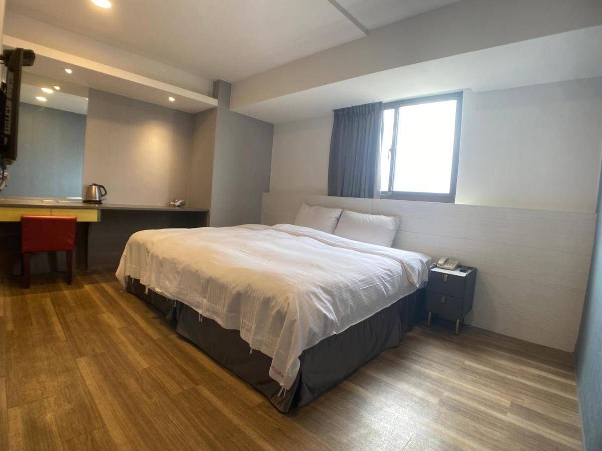 Bonjour Hotel Тайджун Екстериор снимка