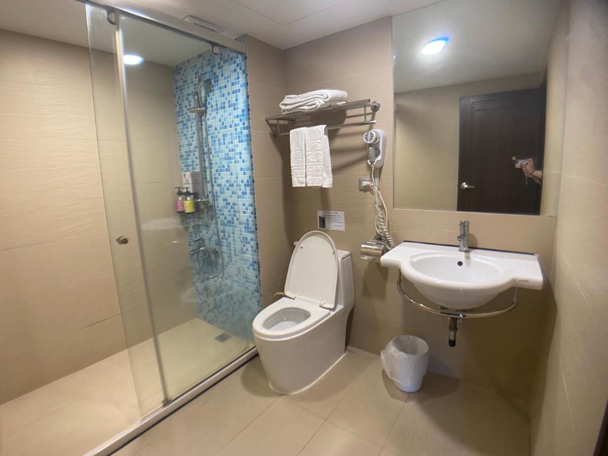 Bonjour Hotel Тайджун Екстериор снимка