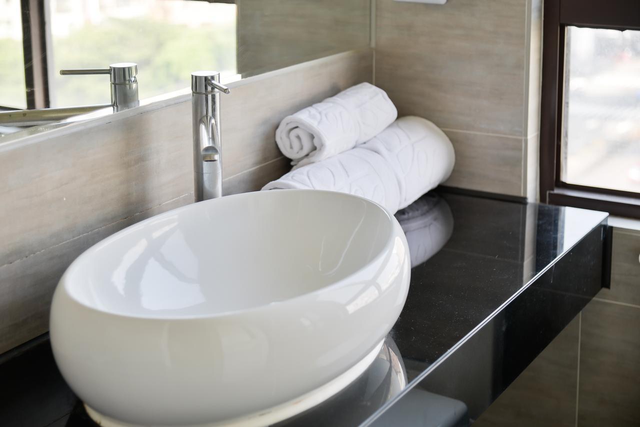 Bonjour Hotel Тайджун Екстериор снимка