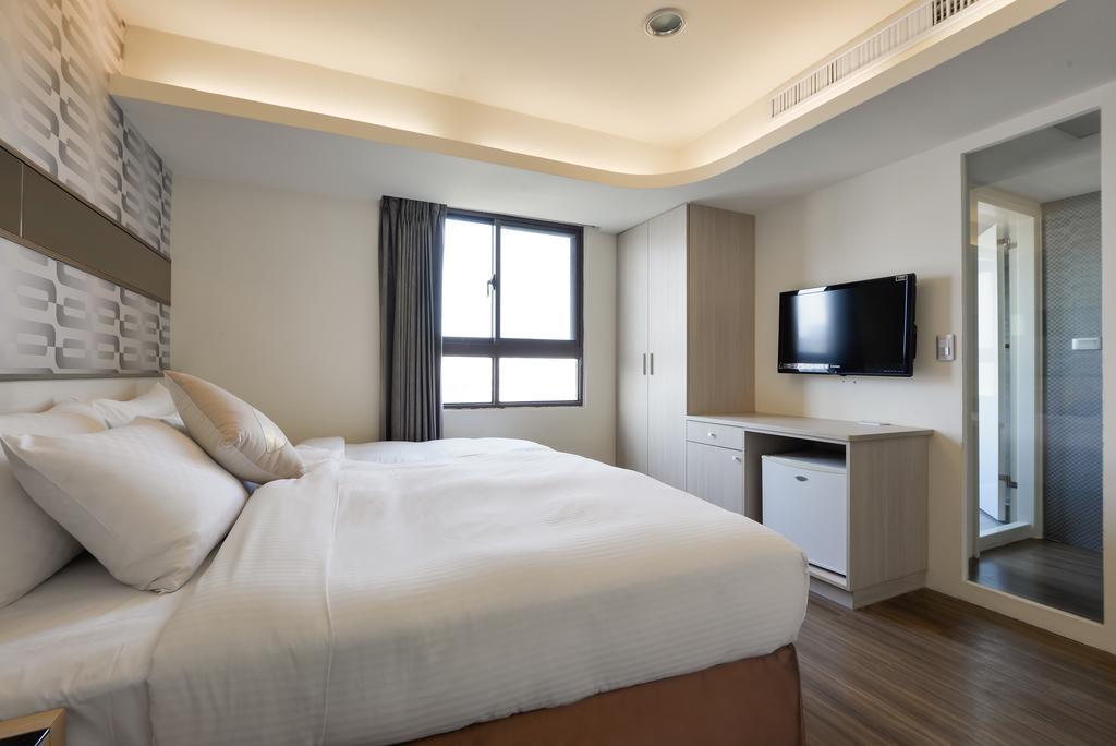 Bonjour Hotel Тайджун Екстериор снимка